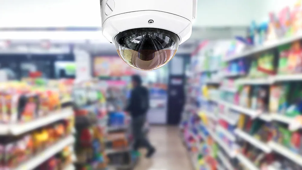 Caméra de surveillance dans un supermarché